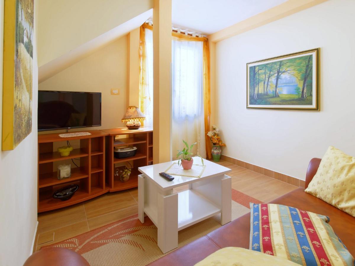 Holiday Home Nevena By Rent Istria Buje Exterior foto