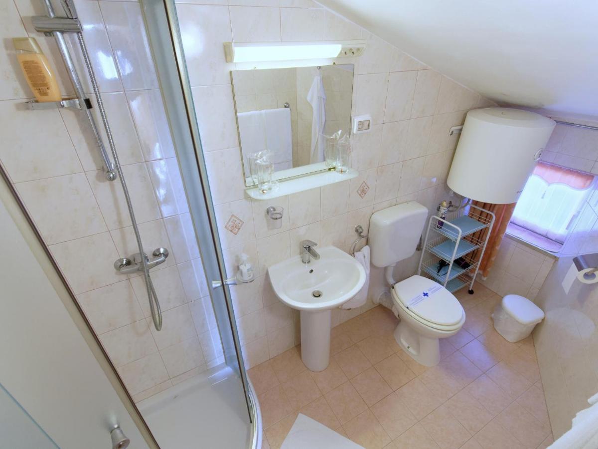 Holiday Home Nevena By Rent Istria Buje Exterior foto