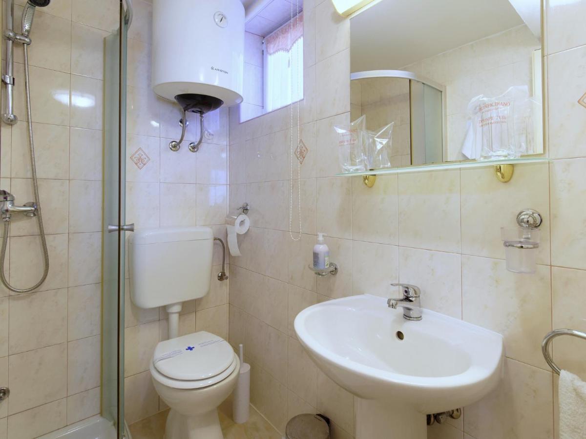 Holiday Home Nevena By Rent Istria Buje Exterior foto