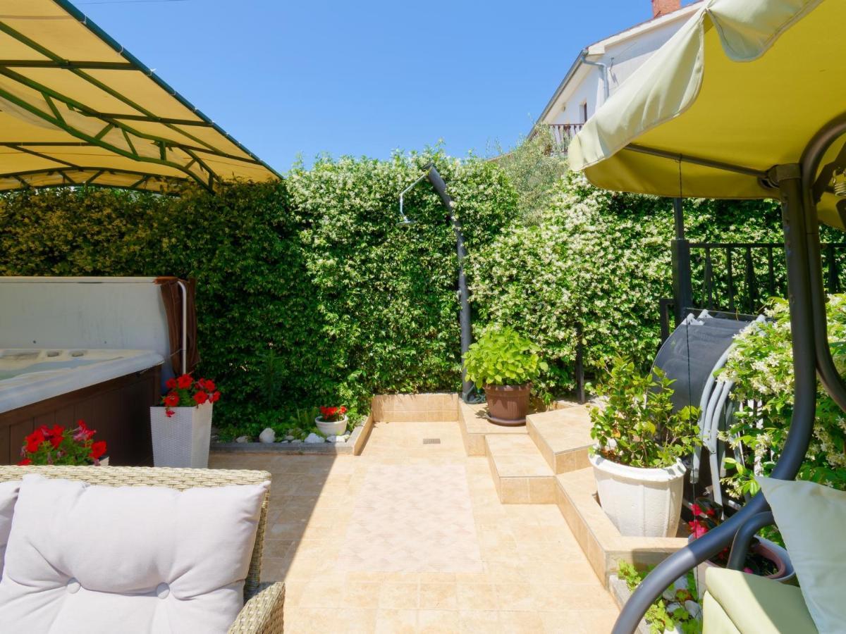 Holiday Home Nevena By Rent Istria Buje Exterior foto